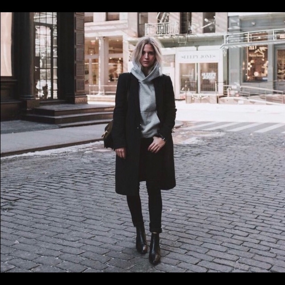 ONE DAY SALE! Aritzia Black Babaton Stedman Coat